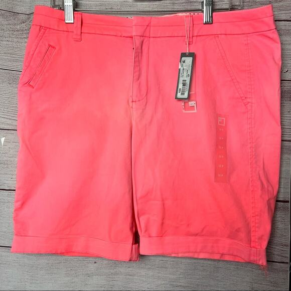 JCP  Womens Rolled Cuffed Leg Bermuda Style Shorts Sz 12P - Picture 1 of 13